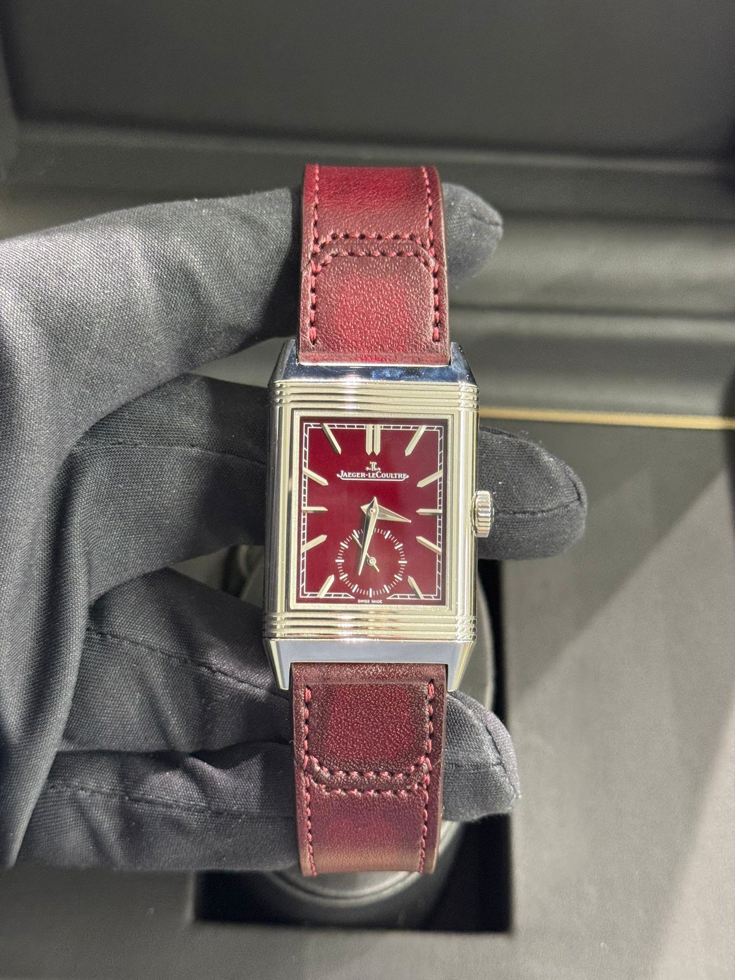 JLC - Reverso Tribute Monoface Small Seconds - 45.6 MM x 27.4 MM - Stainless Steel - Burgundy Dial - Burgundy Leather Strap - JLC Q397846J