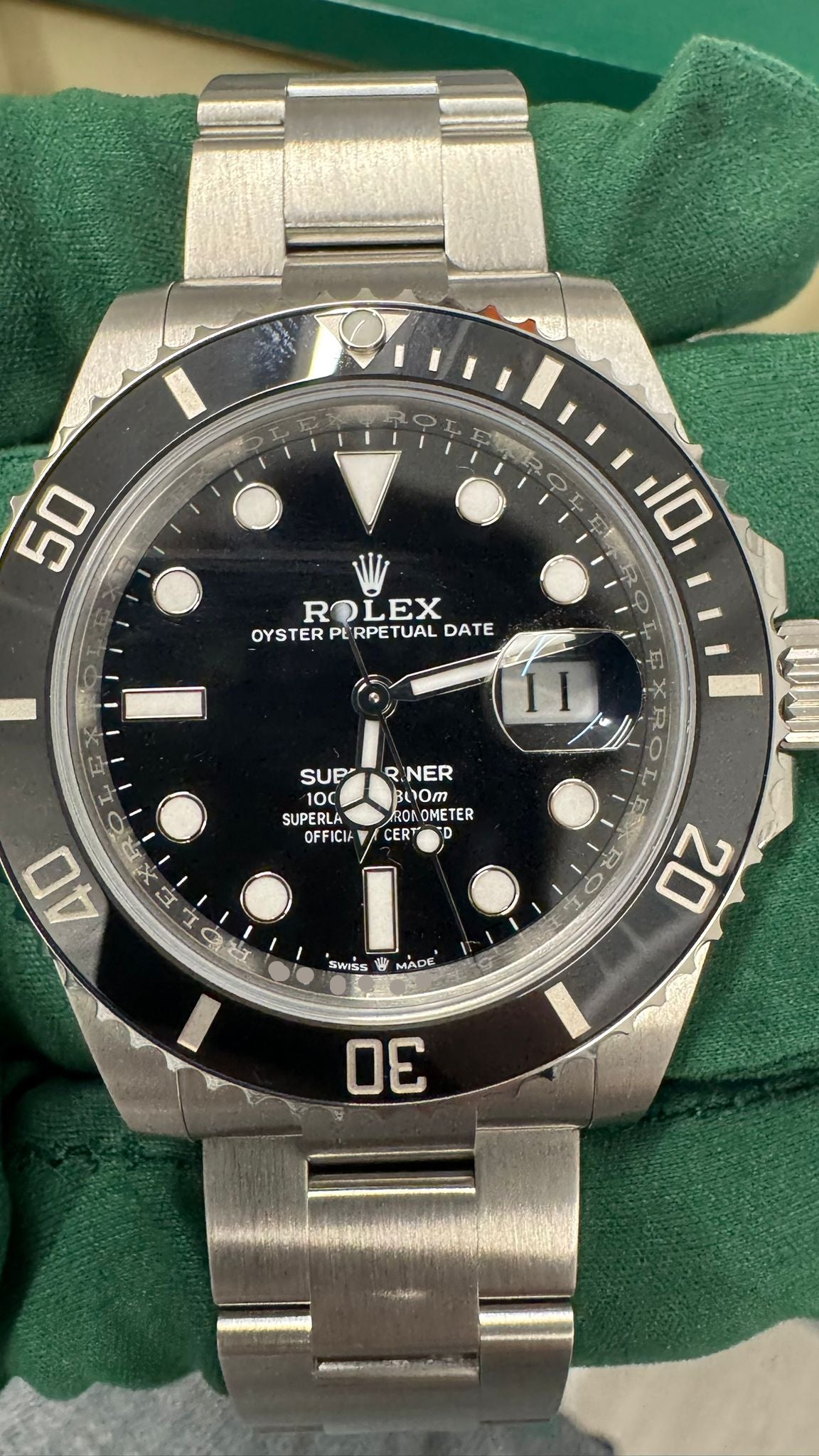 Rolex Oystersteel Submariner 41MM - Oyster Bracelet - Black Date Dial - 126610LN