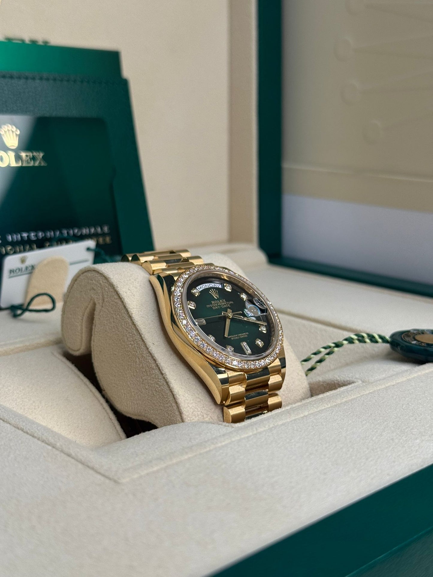 Rolex Presidential Yellow Gold Day-Date 36MM - President Bracelet Watch - Green Ombre´ Diamond Dial - 128348RBR godp