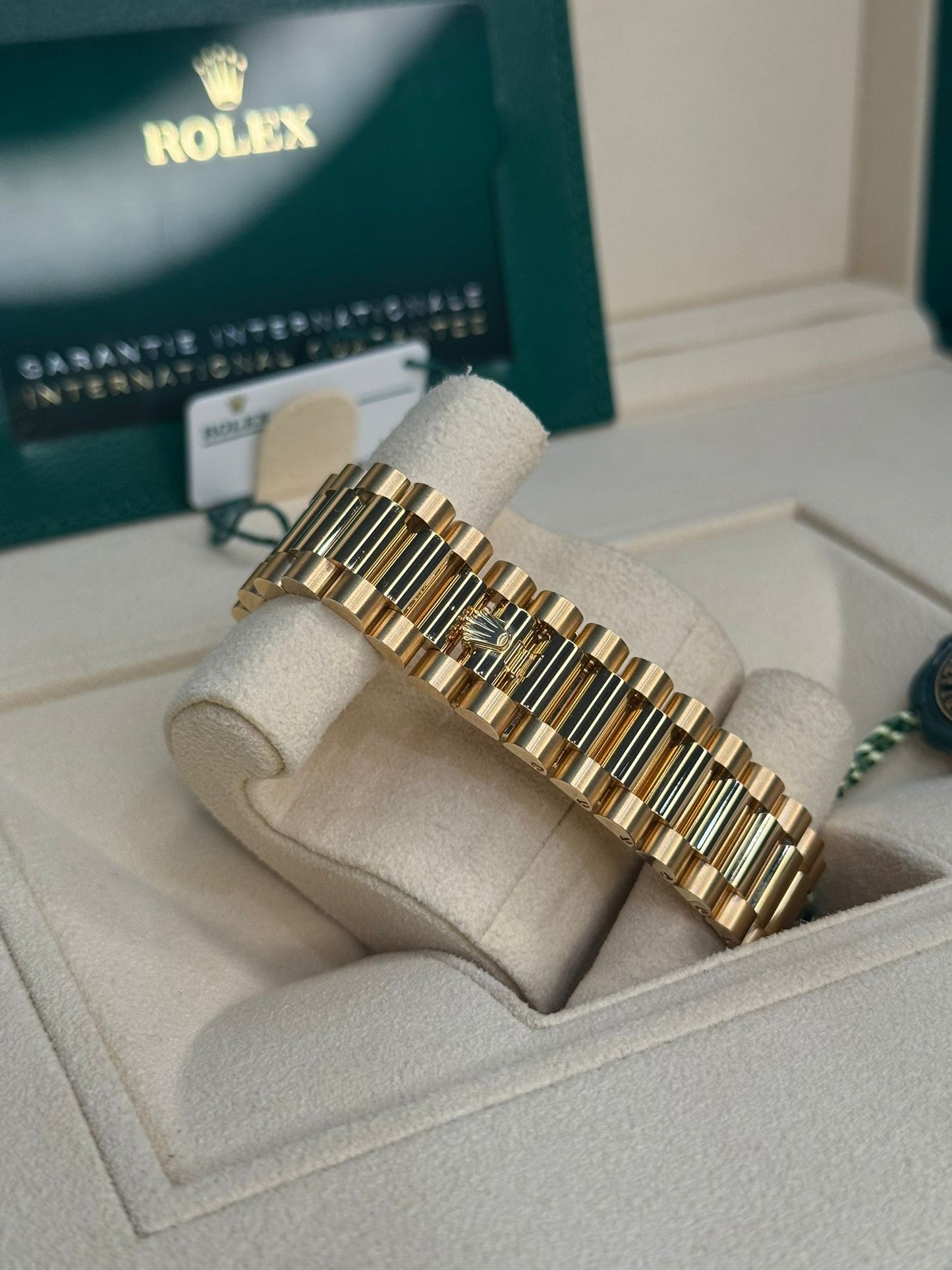 Rolex Presidential Yellow Gold Day-Date 36MM - President Bracelet Watch - Green Ombre´ Diamond Dial - 128348RBR godp