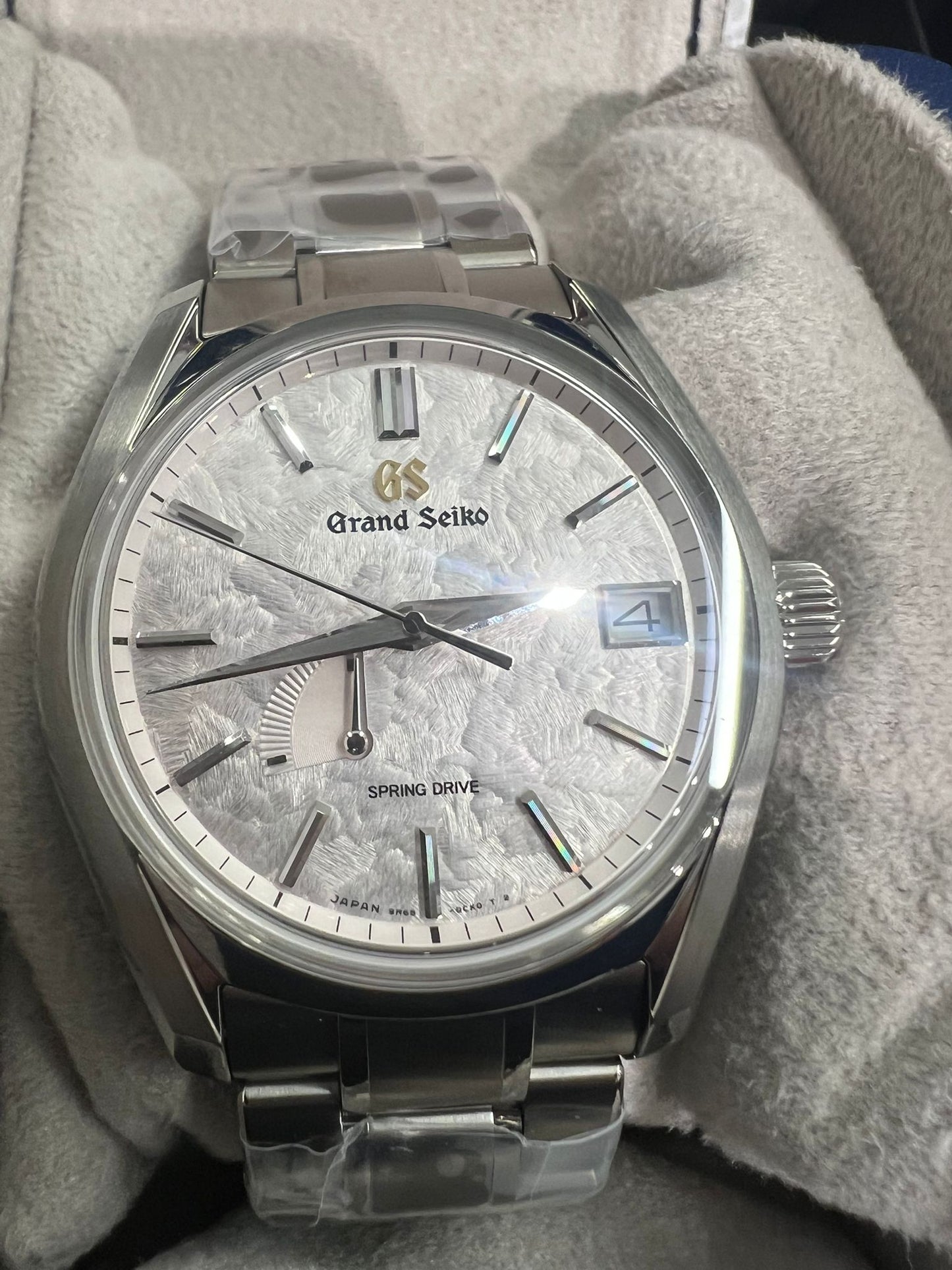 Grand Seiko - Heritage - 40 MM - Titanium - Pale Pink Dial - SBGA413