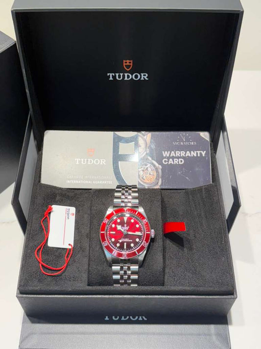 Tudor Black Bay 58 - 39 MM - Stainless Steel - Burgundy Dial - Stainless Steel Bracelet - M7939A1A0RU-0001