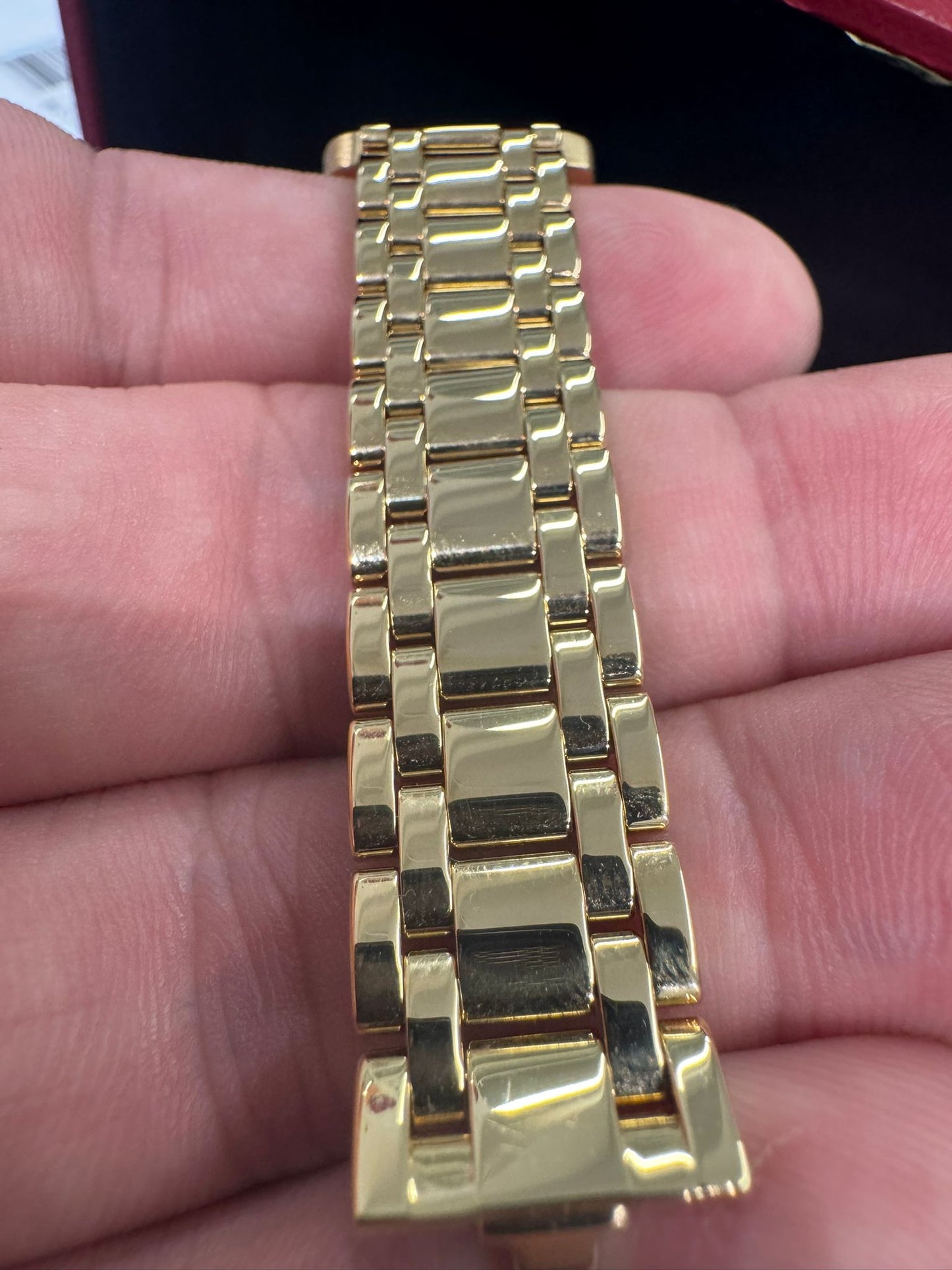 Cartier - Tank Americaine - Ladies Watch - 19.0 MM x 35.0 MM - Yellow Gold - White Dial - W26015K2