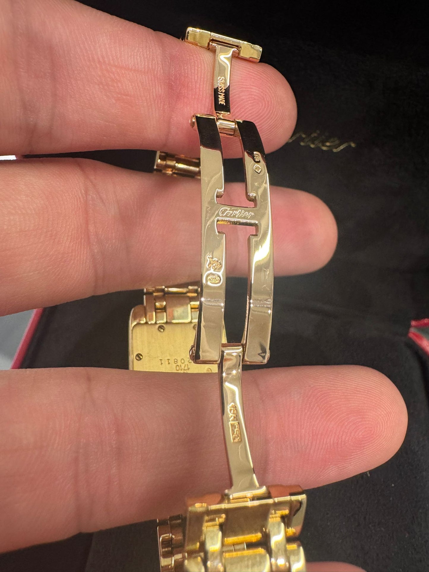 Cartier - Tank Americaine - Ladies Watch - 19.0 MM x 35.0 MM - Yellow Gold - White Dial - W26015K2
