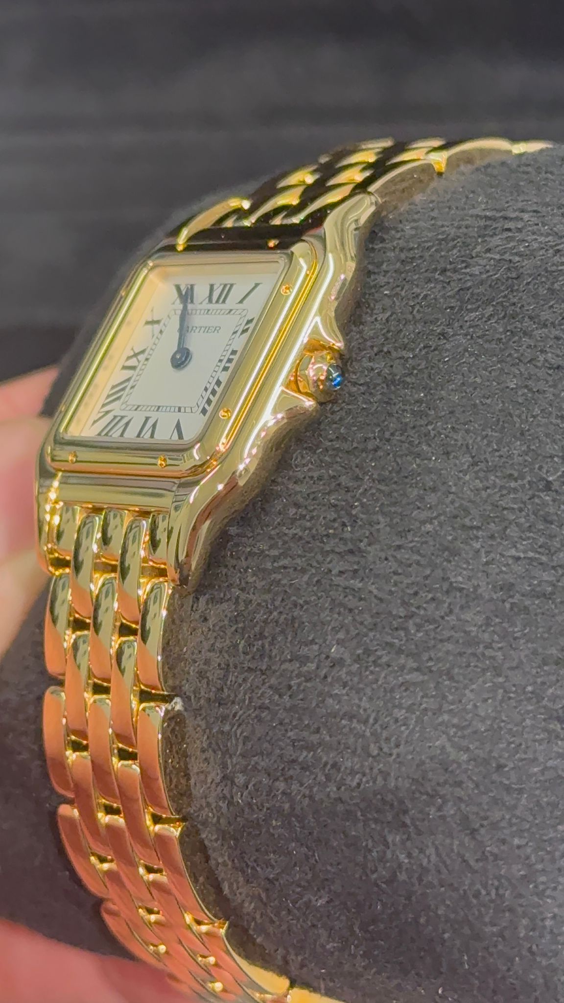 Cartier Panthére De Cartier Yellow Gold (Medium Model) 29 MM x 37 MM - Yellow Gold Bracelet - Yellow Gold Bezel - White Dial - WGPN0058