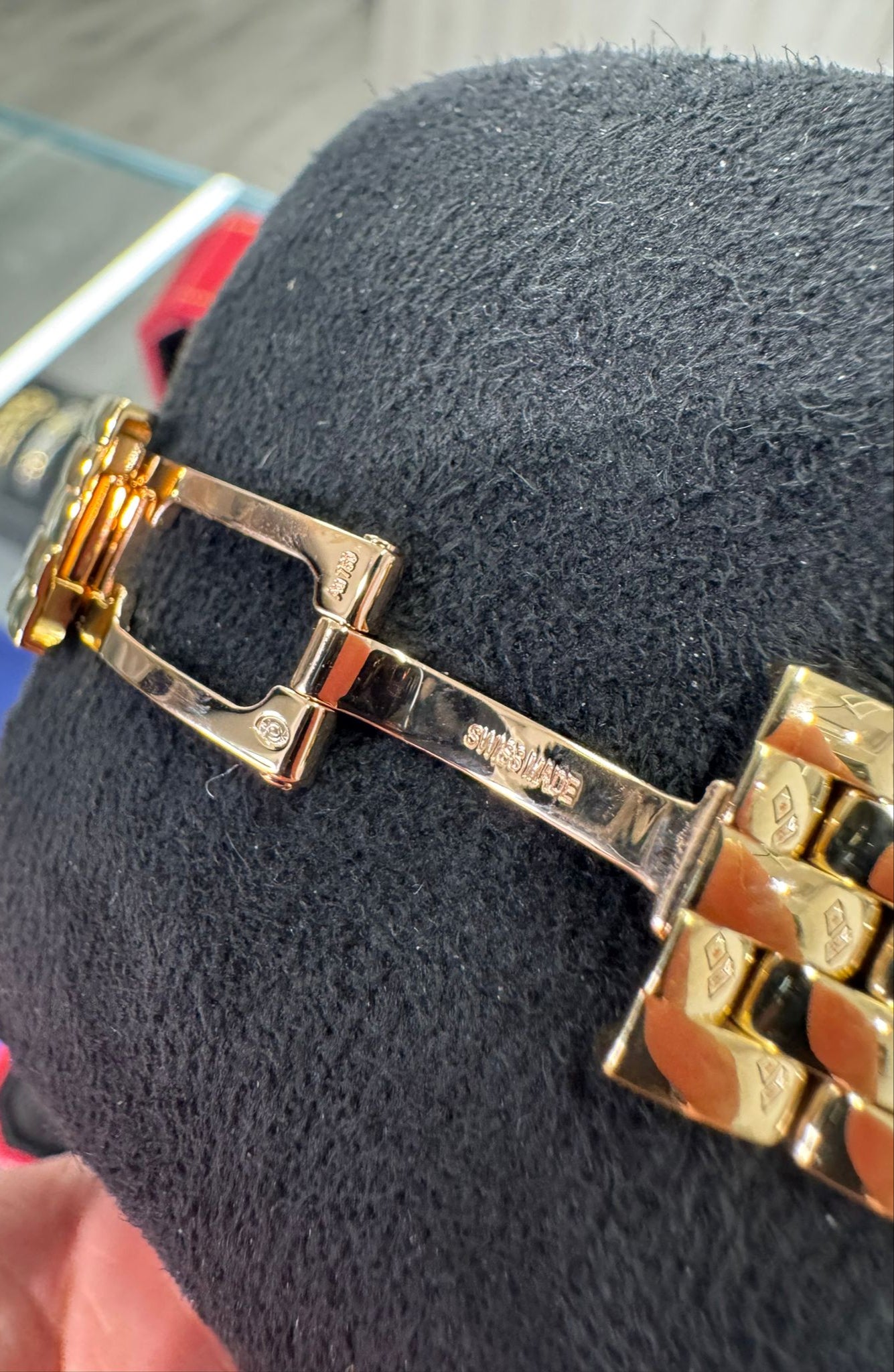 Cartier Panthére De Cartier Yellow Gold (Medium Model) 29 MM x 37 MM - Yellow Gold Bracelet - Yellow Gold Bezel - White Dial - WGPN0058