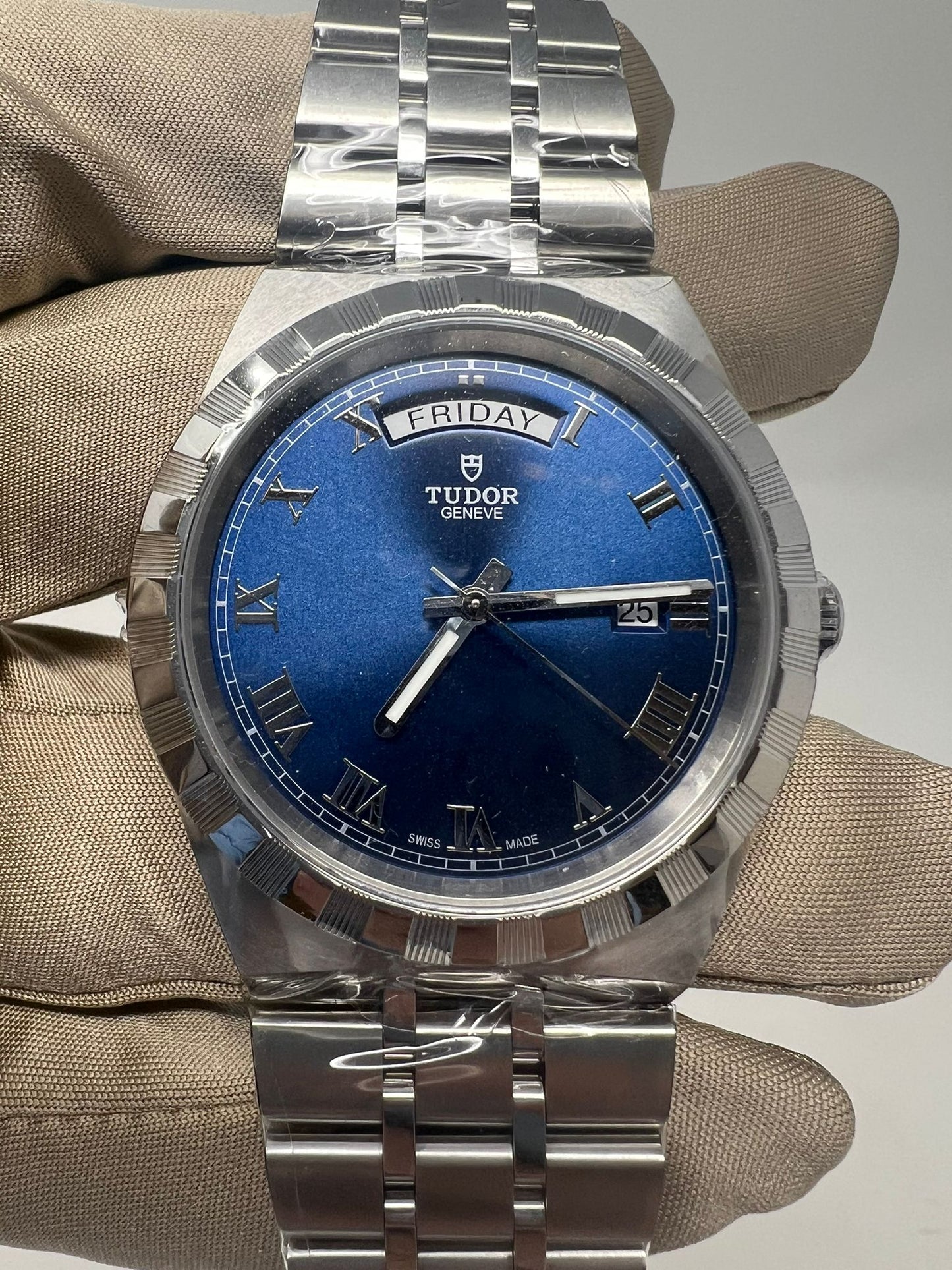 Tudor Royal Stainless Steel 41 MM - Stainless Steel - Stainless Steel Bezel - Blue Dial - 28600-0005