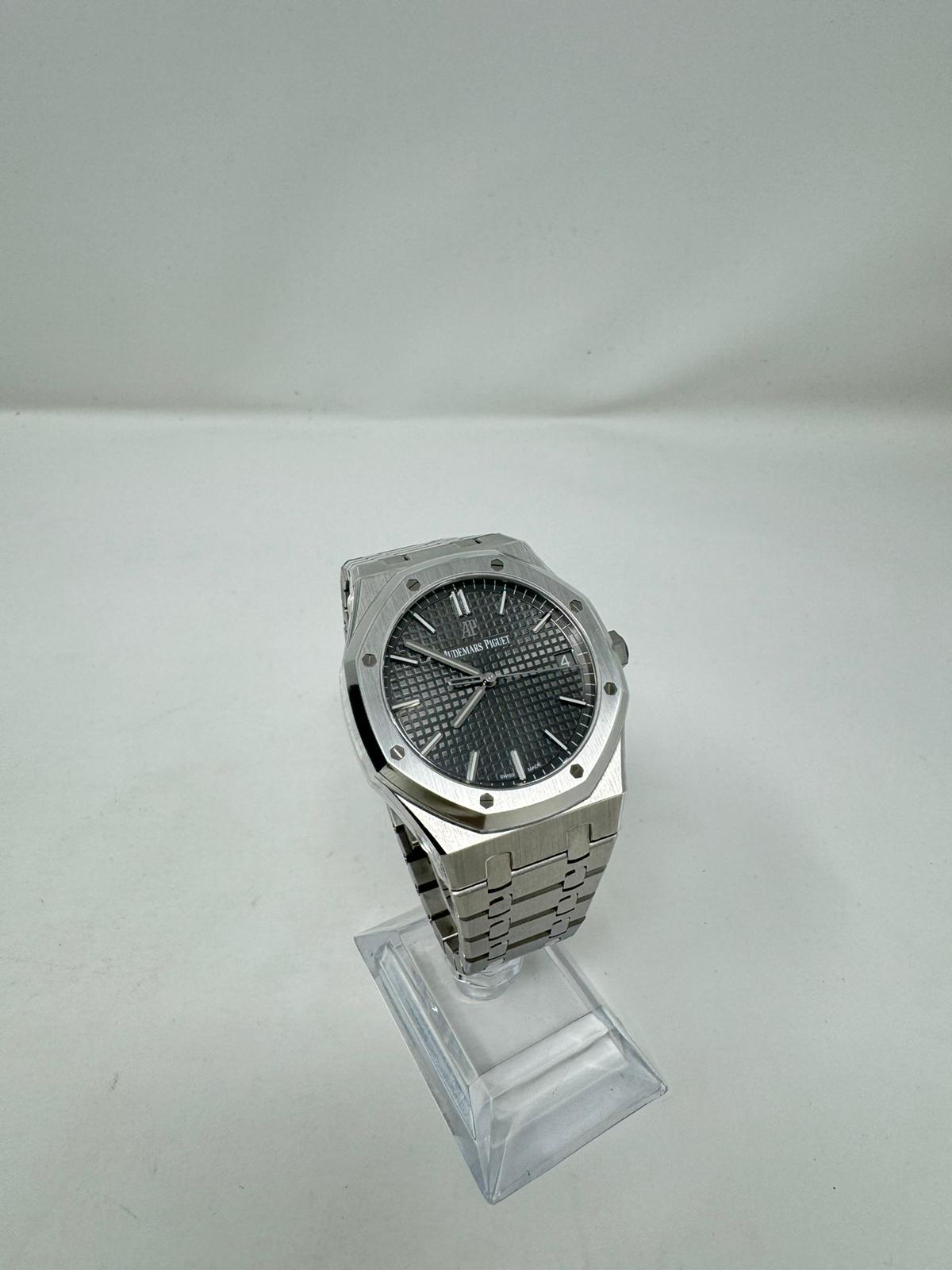 Audemars Piguet - Royal Oak - 41 MM - Steel - 15500ST.OO.1220ST.02 nyc watcher nyc watches