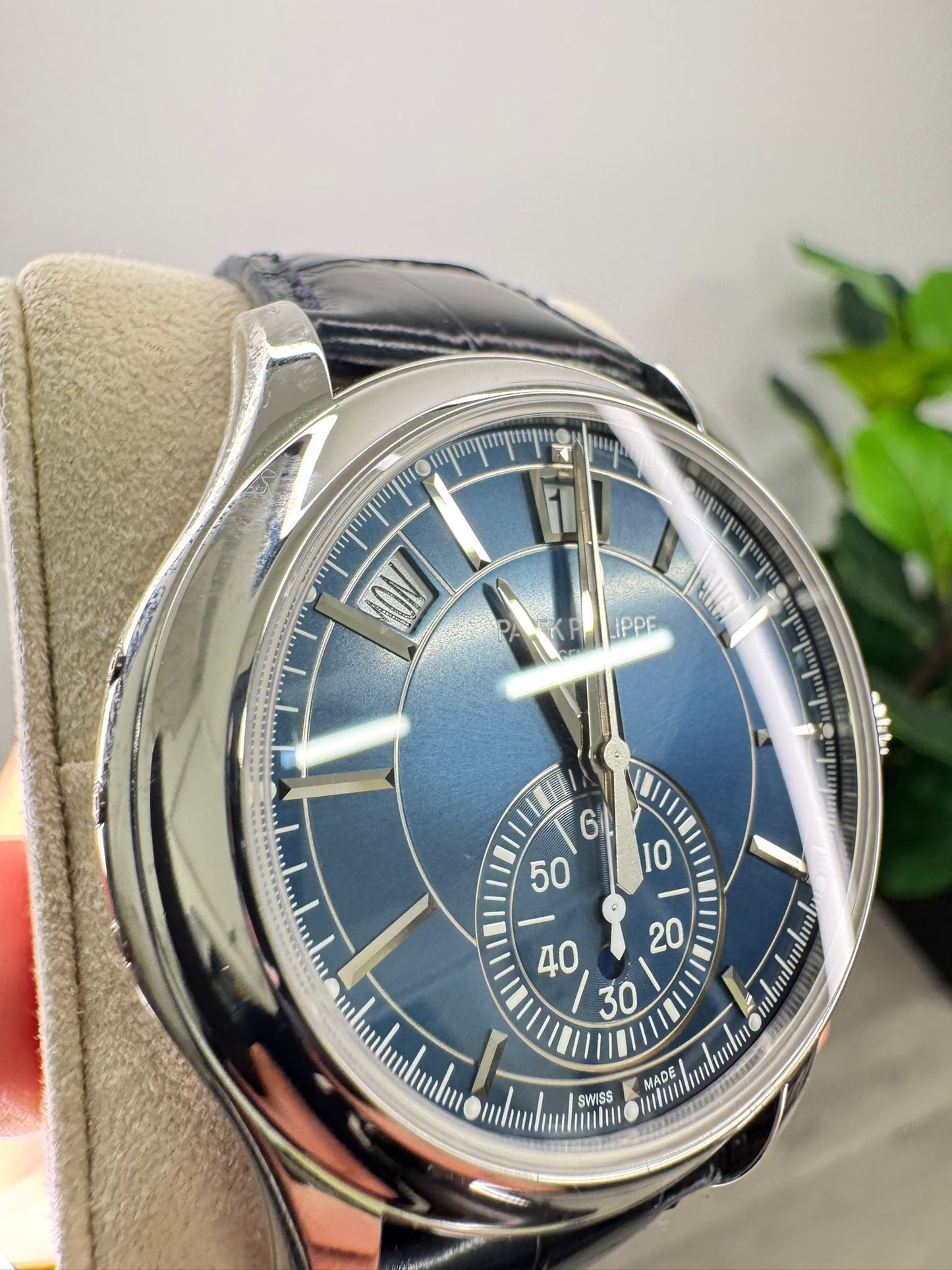 Patek Philippe Complications - Chronograph - 42 MM - Platinum - 5905P-001