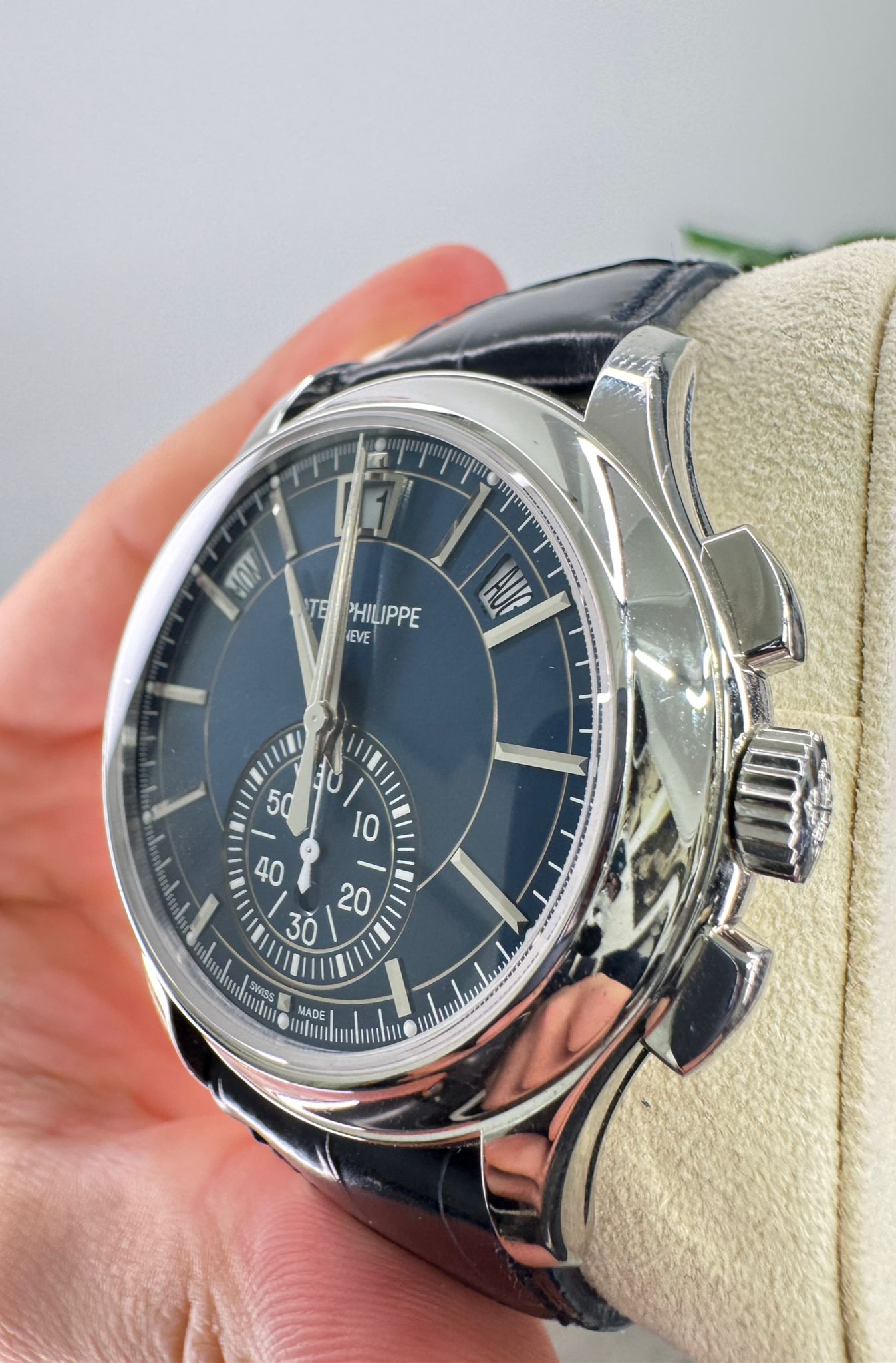 Patek Philippe Complications - Chronograph - 42 MM - Platinum - 5905P-001