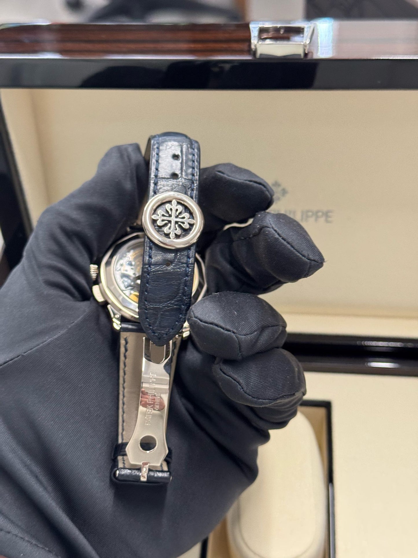 Patek Philippe Complications - Chronograph and World Time - 39.5 MM - White Gold - 5930G-010