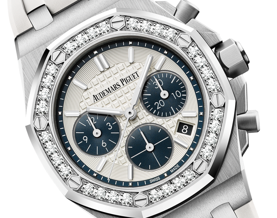 Audemars Piguet Royal Oak Offshore Stainless Steel Selfwinding Chronograph 37 MM - White Rubber Strap - Silver Dial - 26231ST.ZZ.D010CA.01