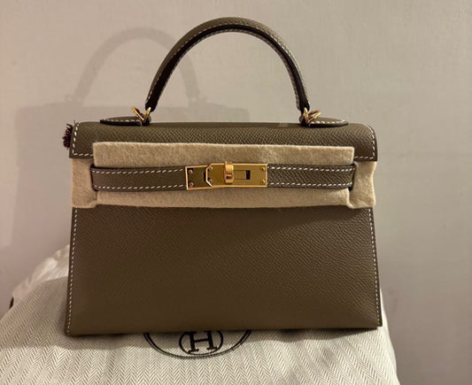 Hermès Kelly 20 - Etoupe Epsom Leather - Gold Hardware - K20EEGHW