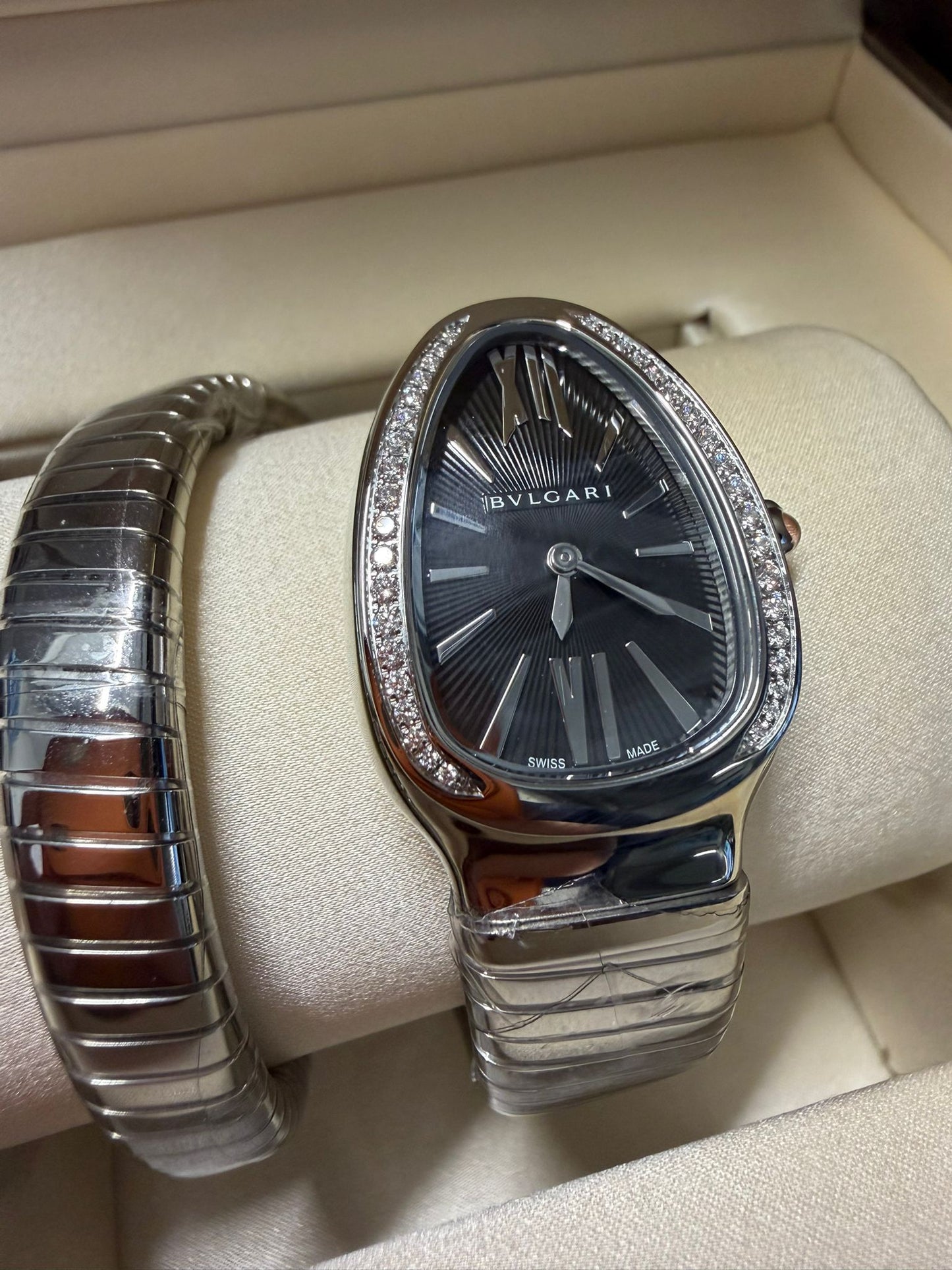 Bvlgari Serpenti Tubogas - 35 MM - Stainless Steel - Black Dial - 103524