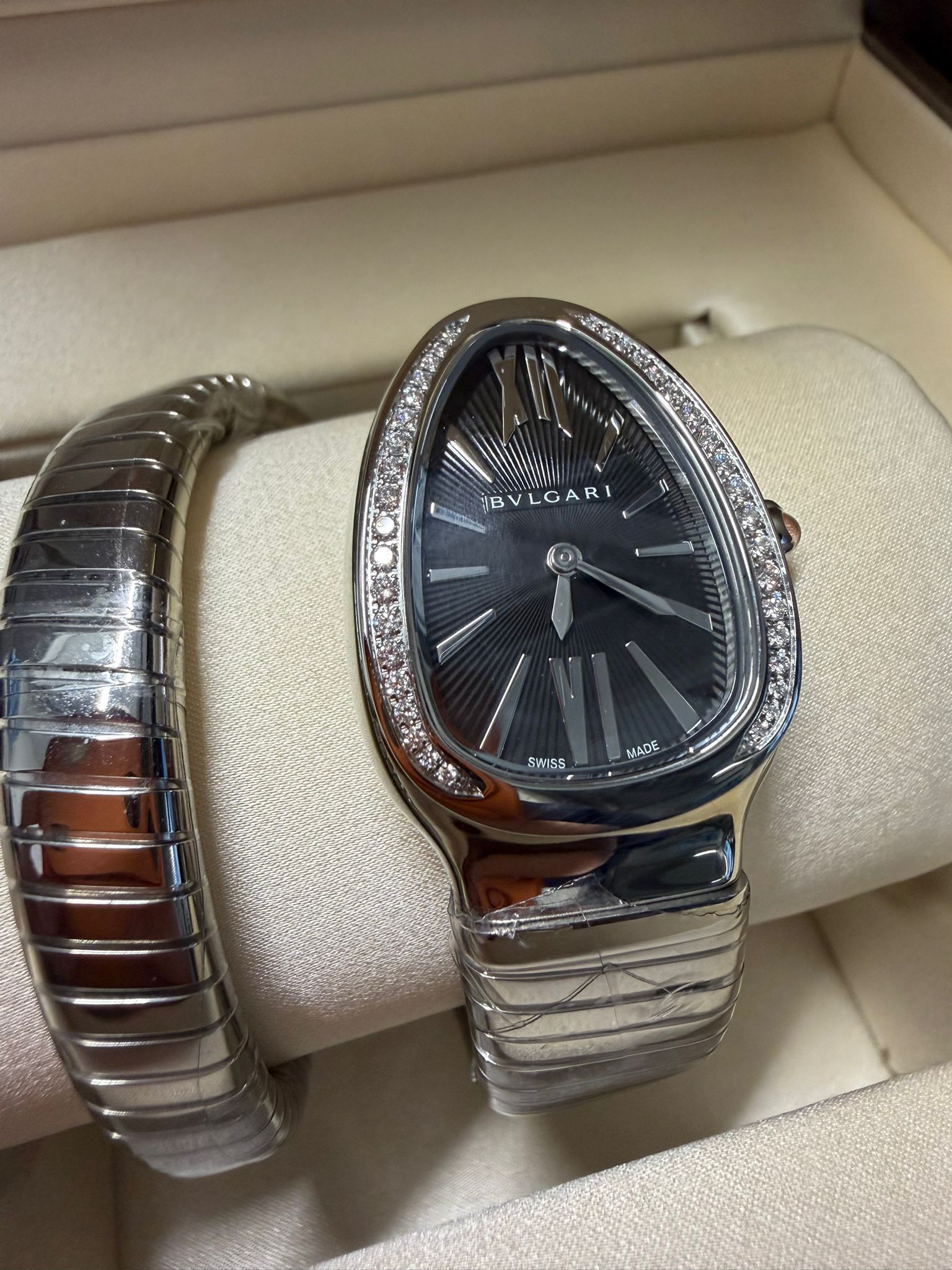 Bvlgari Serpenti Tubogas - 35 MM - Stainless Steel - Black Dial - 103524