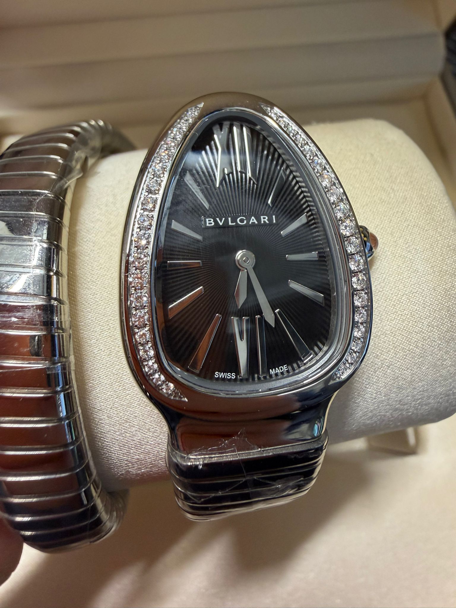 Bvlgari Serpenti Tubogas - 35 MM - Stainless Steel - Black Dial - 103524