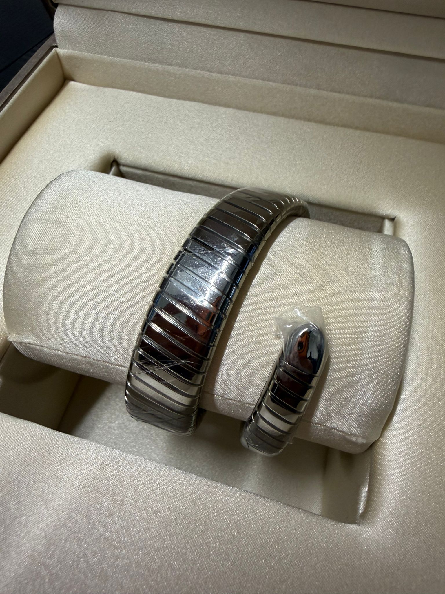 Bvlgari Serpenti Tubogas - 35 MM - Stainless Steel - Black Dial - 103524