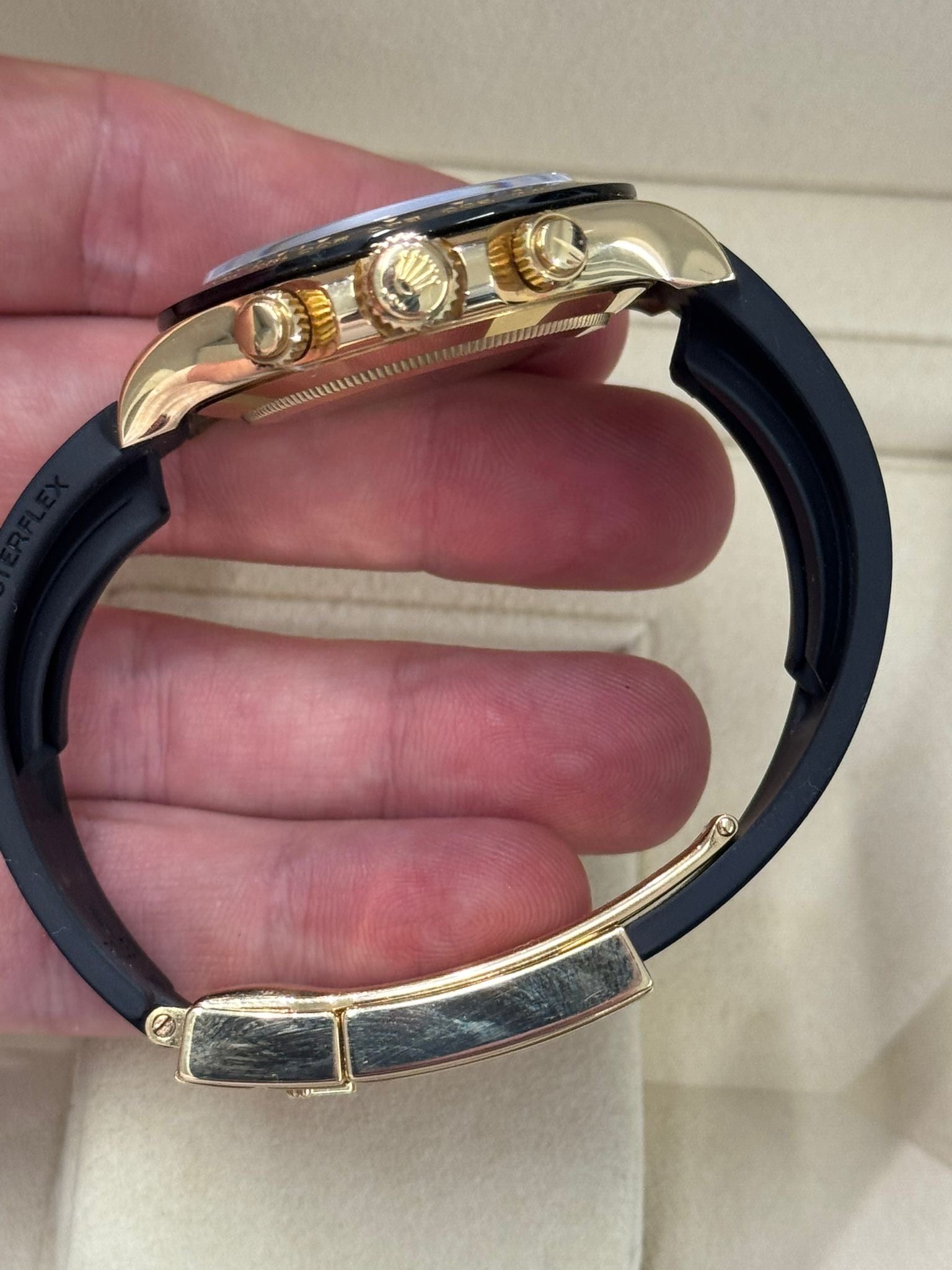 Rolex Yellow Gold Daytona Watch - 40 MM - Oysterflex Strap - Black Dial - 116518LN bkchof