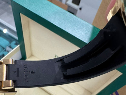 Rolex Yellow Gold Daytona Watch - 40 MM - Oysterflex Strap - Black Dial - 116518LN-0047