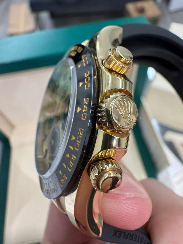 Rolex Yellow Gold Daytona Watch - 40 MM - Oysterflex Strap - Champagne Dial - 116518LN chbkof