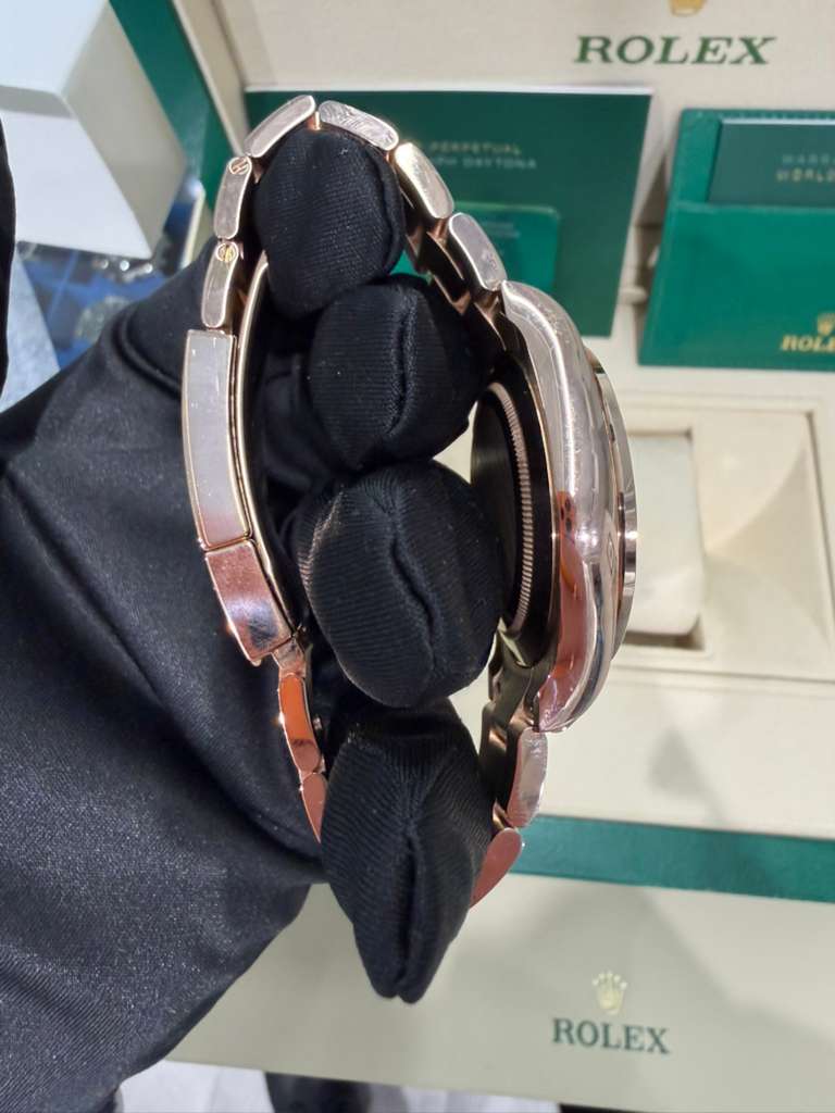 Rolex Rainbow Everose Gold Daytona Watch - 40 MM - Oyster Bracelet -&nbsp; Rainbow Black/MOP Dial Dial - 116595RBOW-0001