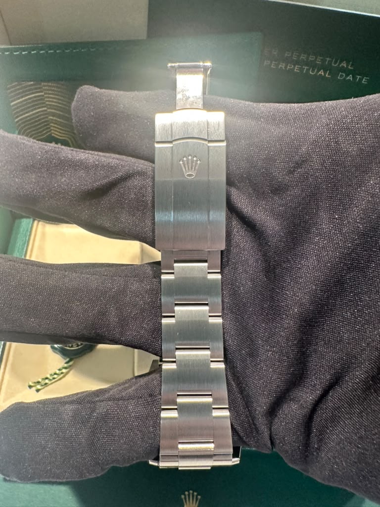 Rolex Stainless Steel Oyster Perpetual No Date Watch - 34 MM - Oyster Bracelet - Smooth Bezel - Beige Dial - 124200-0007