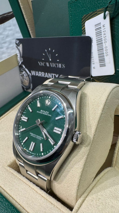 Rolex Stainless Steel Oyster Perpetual no date Watch - 41 MM - Oyster Bracelet - Green Dial - 124300-0005