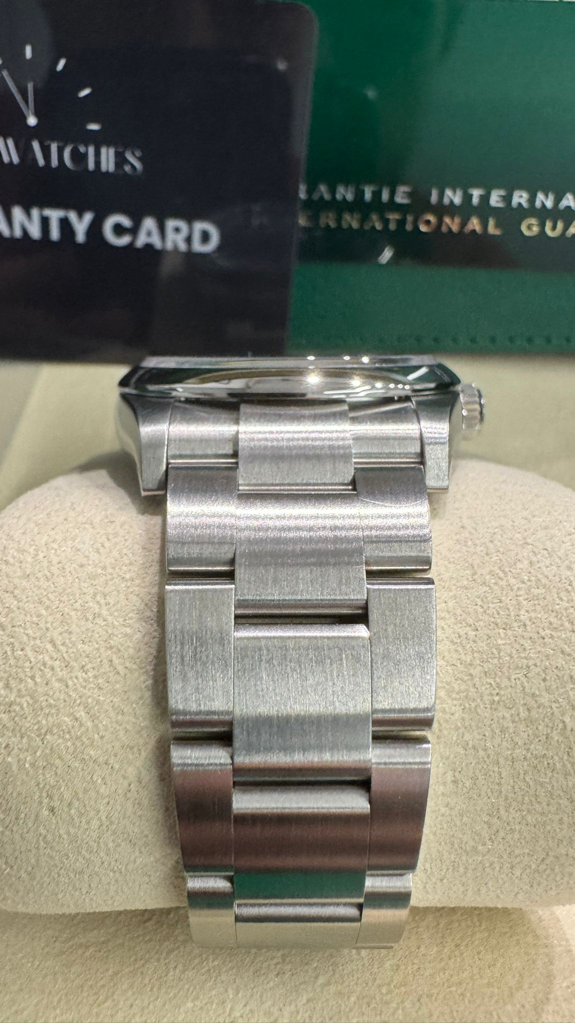 Rolex Oyster Perpetual - Stainless Steel - 36 MM - Oyster Bracelet - Med Blue Dial - 126000-0003