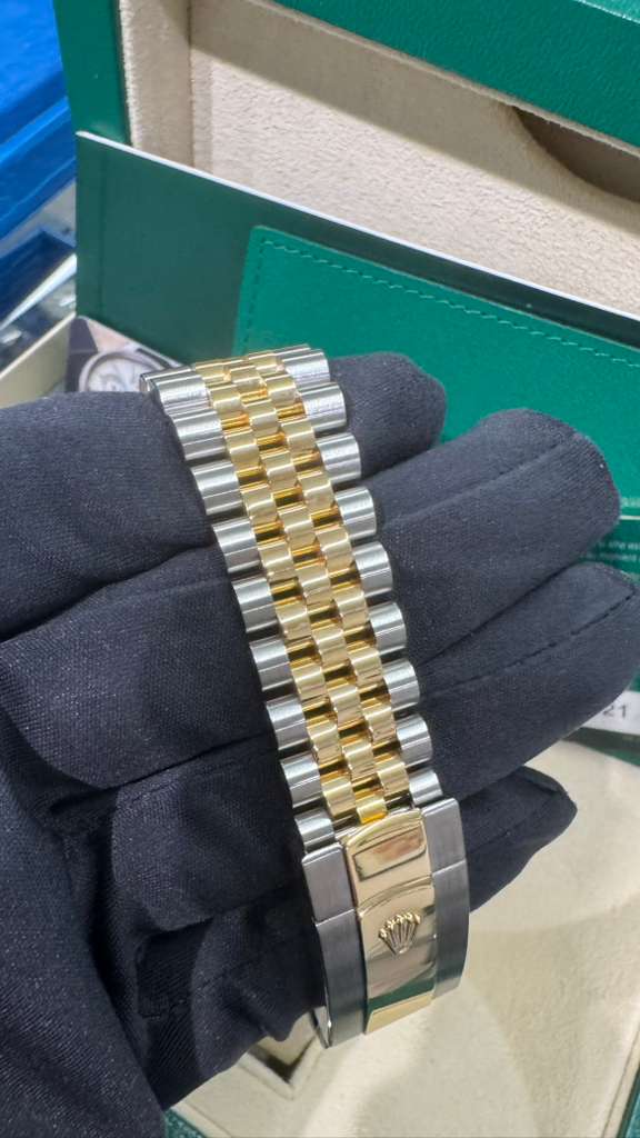 Rolex Stainless Steel And Yellow Gold Datejust - 36 MM - Jubilee Bracelet - Fluted Bezel - Champagne Diamond Dial - 126233 chdj