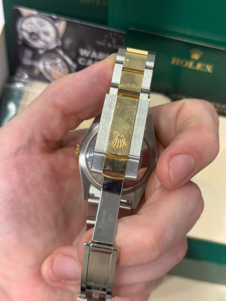 Rolex Stainless Steel And Yellow Gold Datejust - 36 MM - Oyster Bracelet - Fluted Bezel - Champagne Diamond Dial - 126233 chdo