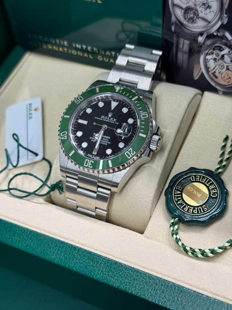 Rolex Starbucks Oystersteel Submariner 41MM - Oyster Bracelet - Black Dial - Green Dial - 126610LV