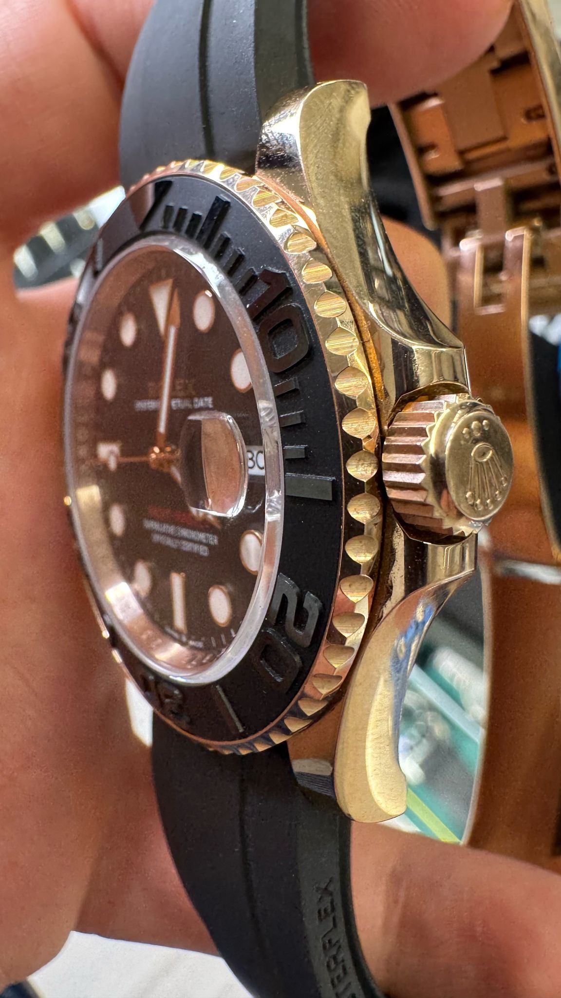 Rolex Everose Gold Yacht-Master Watch - 40 MM - Oysterflex Strap - Black Dial - 126655 bk