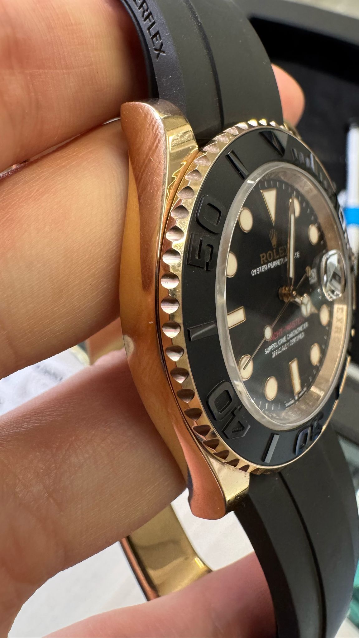 Rolex Everose Gold Yacht-Master Watch - 40 MM - Oysterflex Strap - Black Dial - 126655 bk