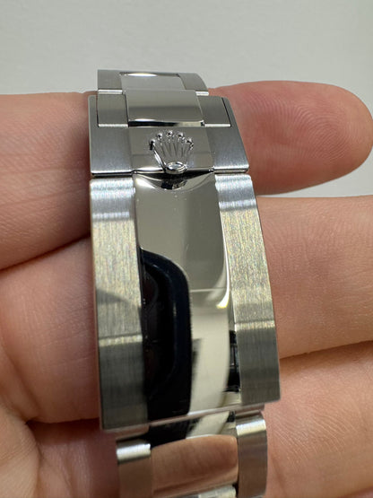 Rolex GMT-Master II “Bruce Wayne” - 40 MM - Stainless Steel - Black Dial - 126710GRNR-0004