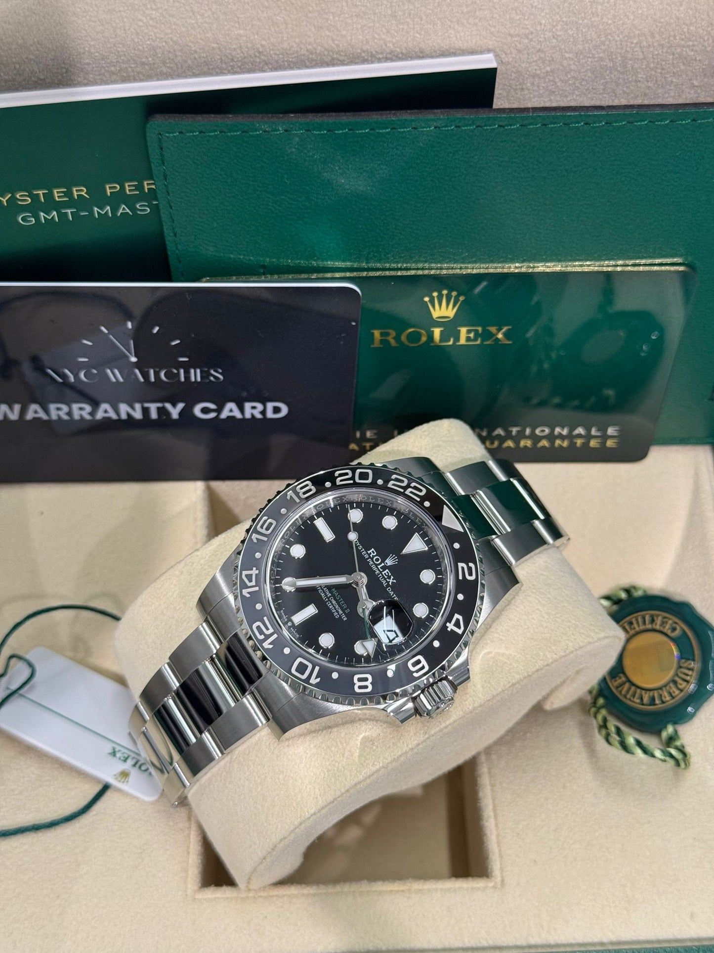 Rolex GMT-Master II - 40 MM - Stainless Steel - Black Dial - 126710GRNR