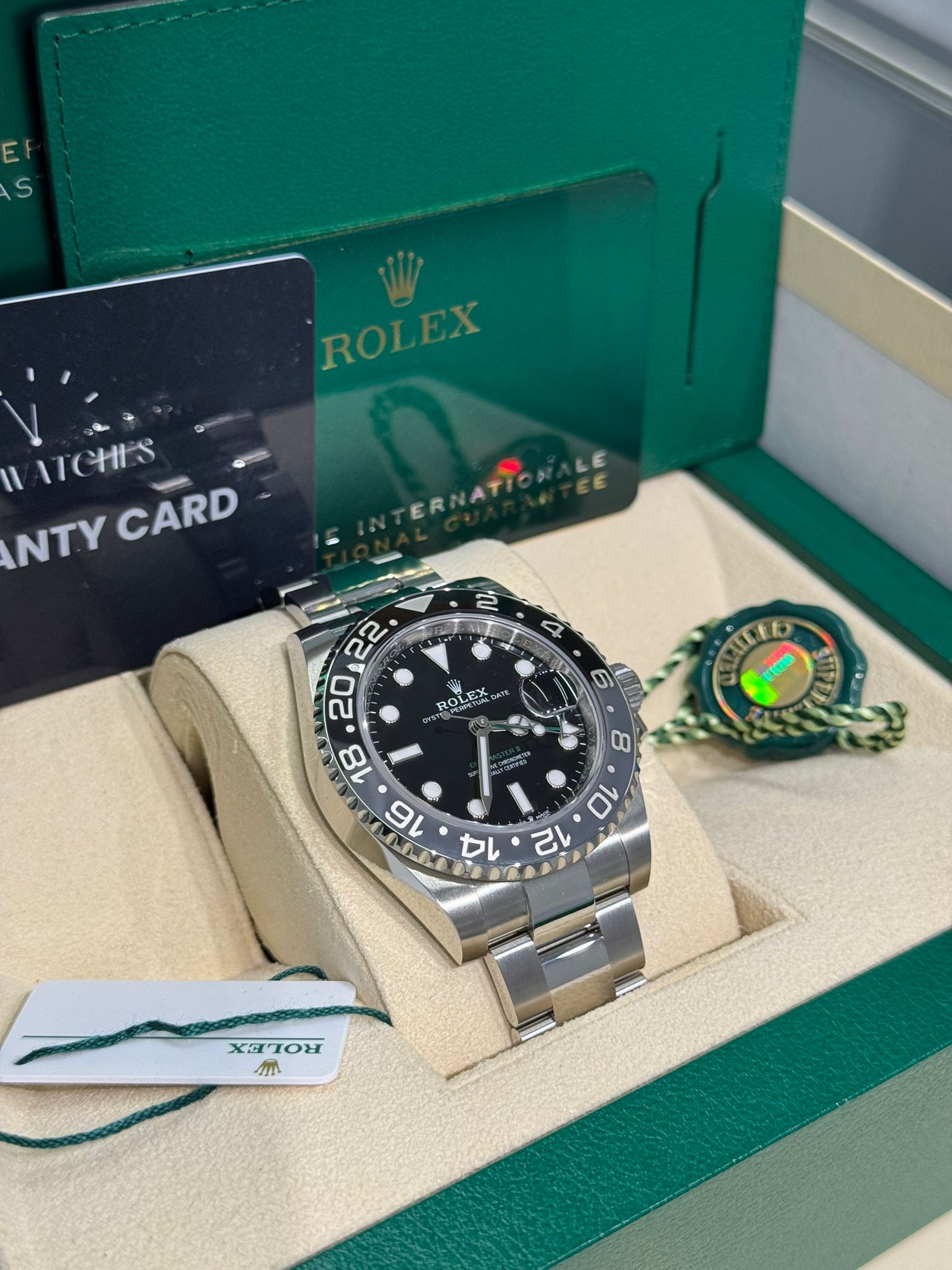 Rolex GMT-Master II - 40 MM - Stainless Steel - Black Dial - 126710GRNR