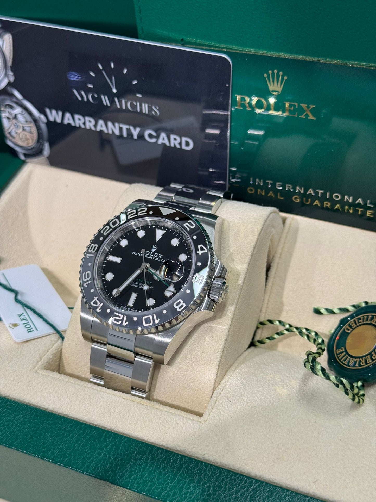Rolex GMT-Master II - 40 MM - Stainless Steel - Black Dial - 126710GRNR