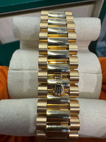 Rolex Yellow Gold Day-Date Watch - 36 MM - President bracelet - Fluted Bezel - Blue Puzzle Dial - 128238-0106