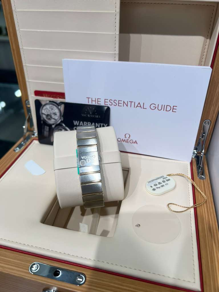 Omega Constellation Stainless Steel and Yellow Gold 36 MM - Stainless Steel and Yellow Gold Bracelet - Opaline Silvery Dial - 131.20.36.60.02.002