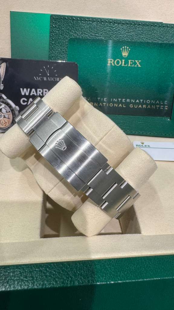 Rolex Oyster Perpetual - Stainless Steel - 41 MM - Oyster Bracelet - Beige Dial - Domed Bezel - 134300-0007