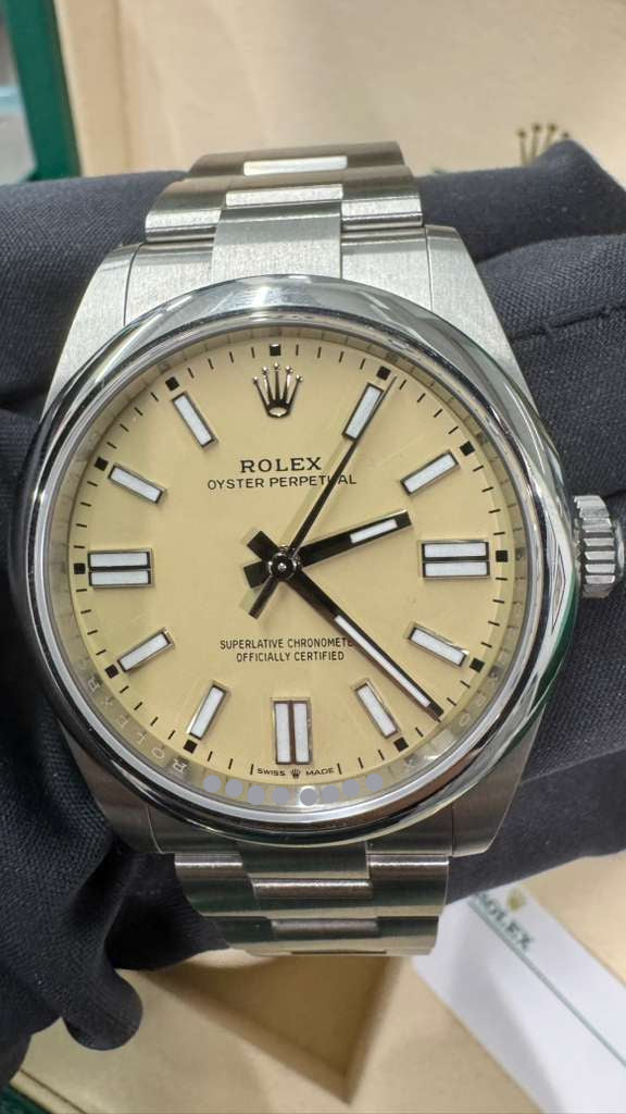 Rolex Oyster Perpetual - Stainless Steel - 41 MM - Oyster Bracelet - Beige Dial - Domed Bezel - 134300-0007