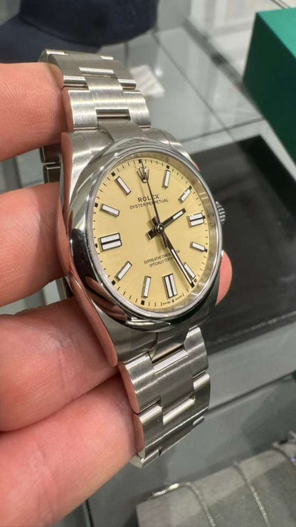 Rolex Oyster Perpetual - Stainless Steel - 41 MM - Oyster Bracelet - Beige Dial - Domed Bezel - 134300-0007