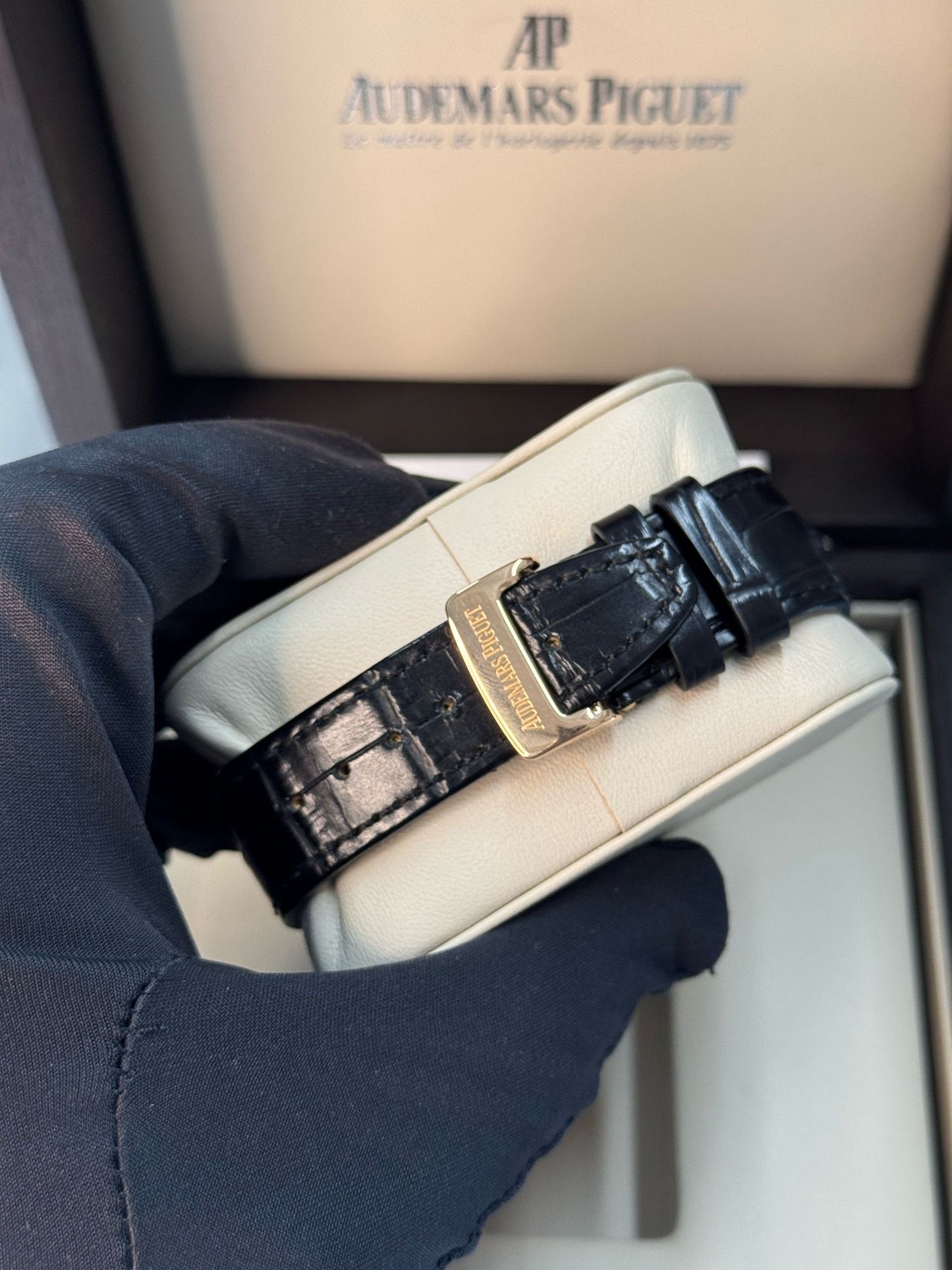 Audemars Piguet - Royal Oak - 39 MM - Rose Gold - 15300OR.OO.D002CR.01