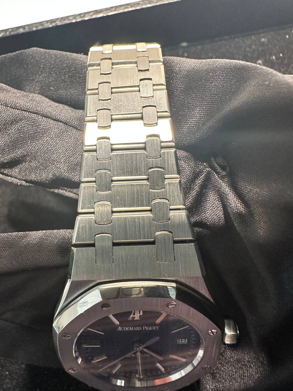 Audemars Piguet - Royal Oak - 39 MM - Steel - 15300ST.OO.1220ST.02