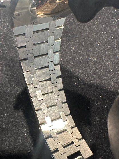 Audemars Piguet - Royal Oak - 39 MM - Steel - 15300ST.OO.1220ST.02