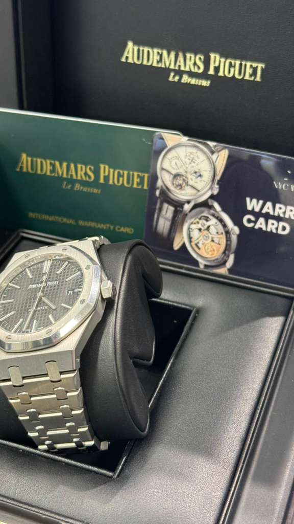 Audemars Piguet - Royal Oak - 41 MM - Steel - 15400ST.OO.1220ST.01