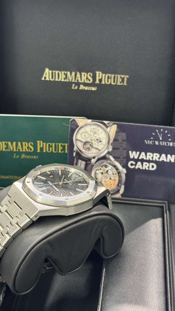 Audemars Piguet - Royal Oak - 41 MM - Steel - 15400ST.OO.1220ST.01