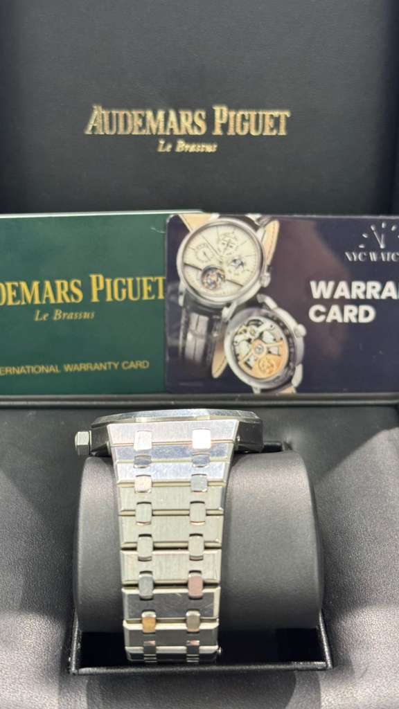 Audemars Piguet - Royal Oak - 41 MM - Steel - 15400ST.OO.1220ST.01