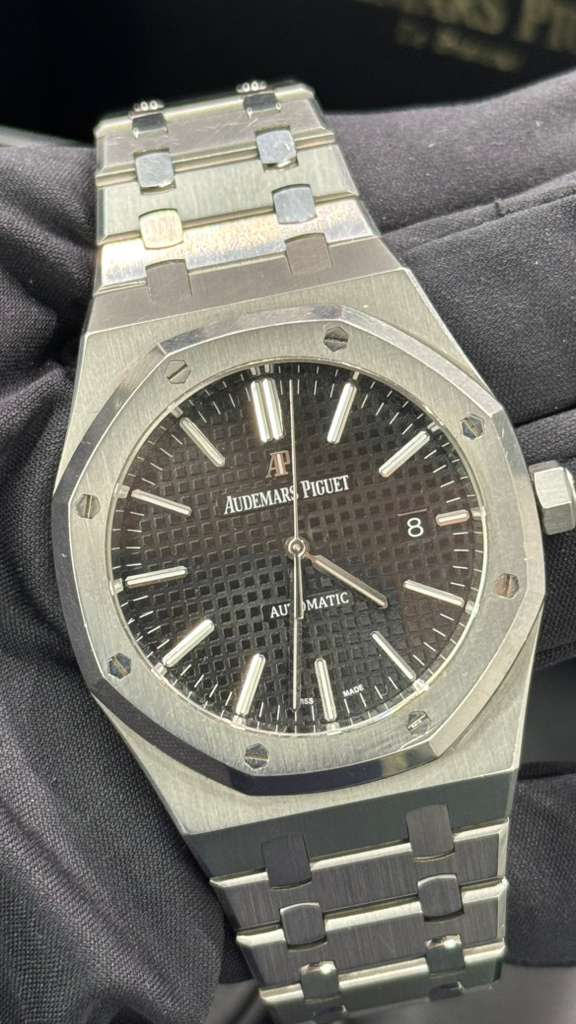 Audemars Piguet - Royal Oak - 41 MM - Steel - 15400ST.OO.1220ST.01