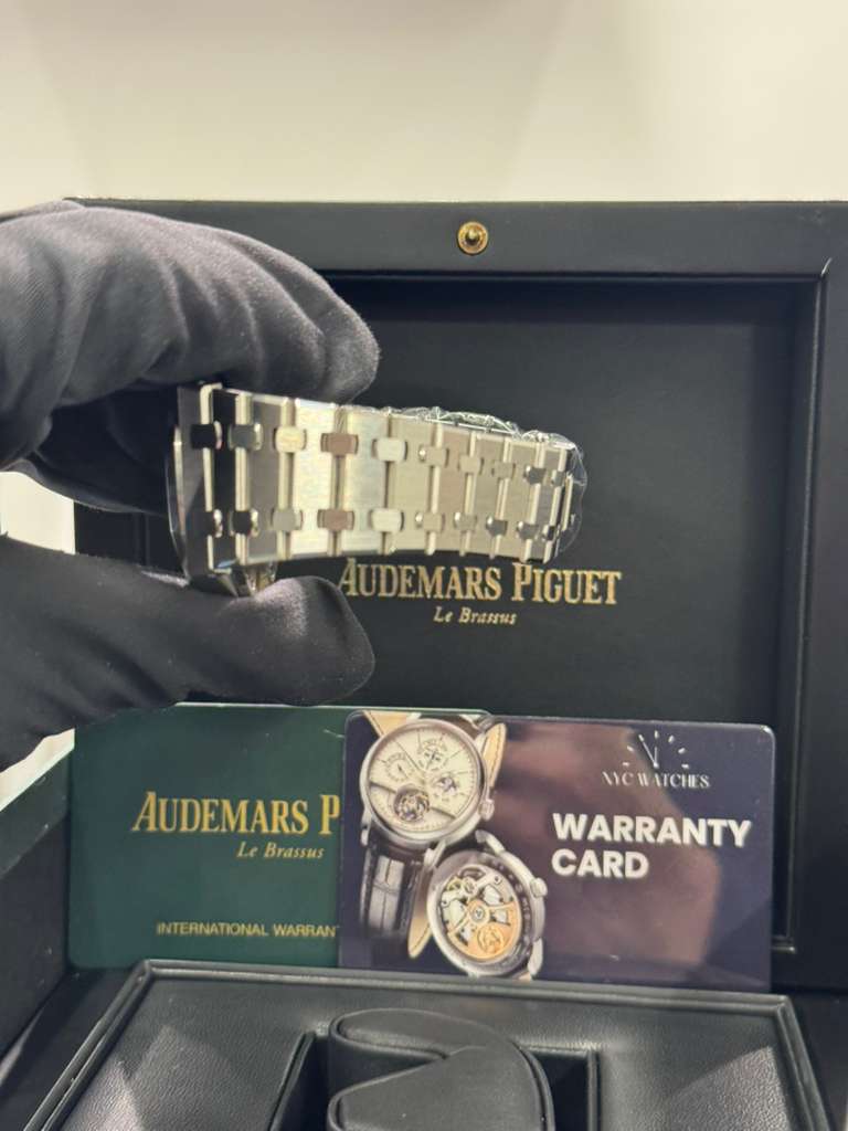 Audemars Piguet - Royal Oak - 41 MM - Steel - 15400ST.OO.1220ST.02